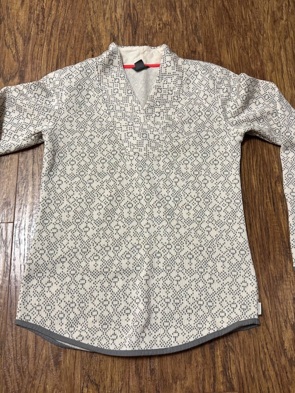 Eddie Bauer Women’s Ivory & Grey V-Neck Athletic Pullover Sweater Size XS